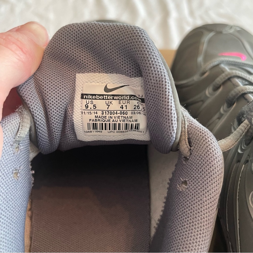 Nike Air Max Torch - Size 9.5 - image 5